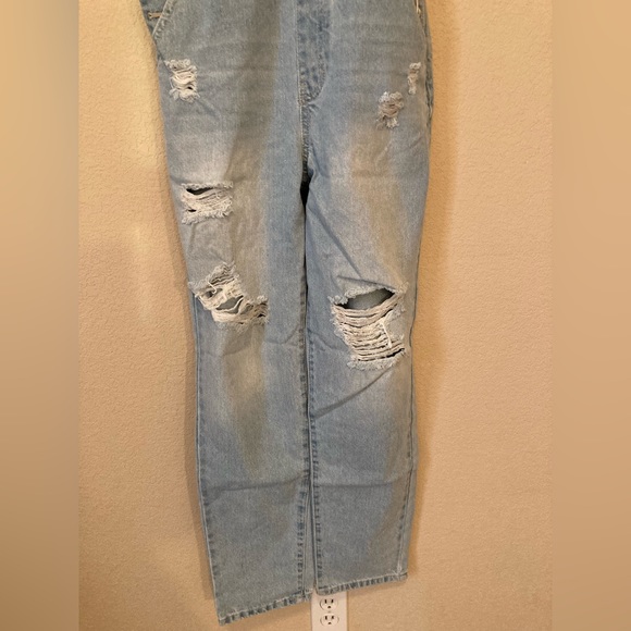 💗Distressed Jean Overalls💗 - Picture 4 of 10